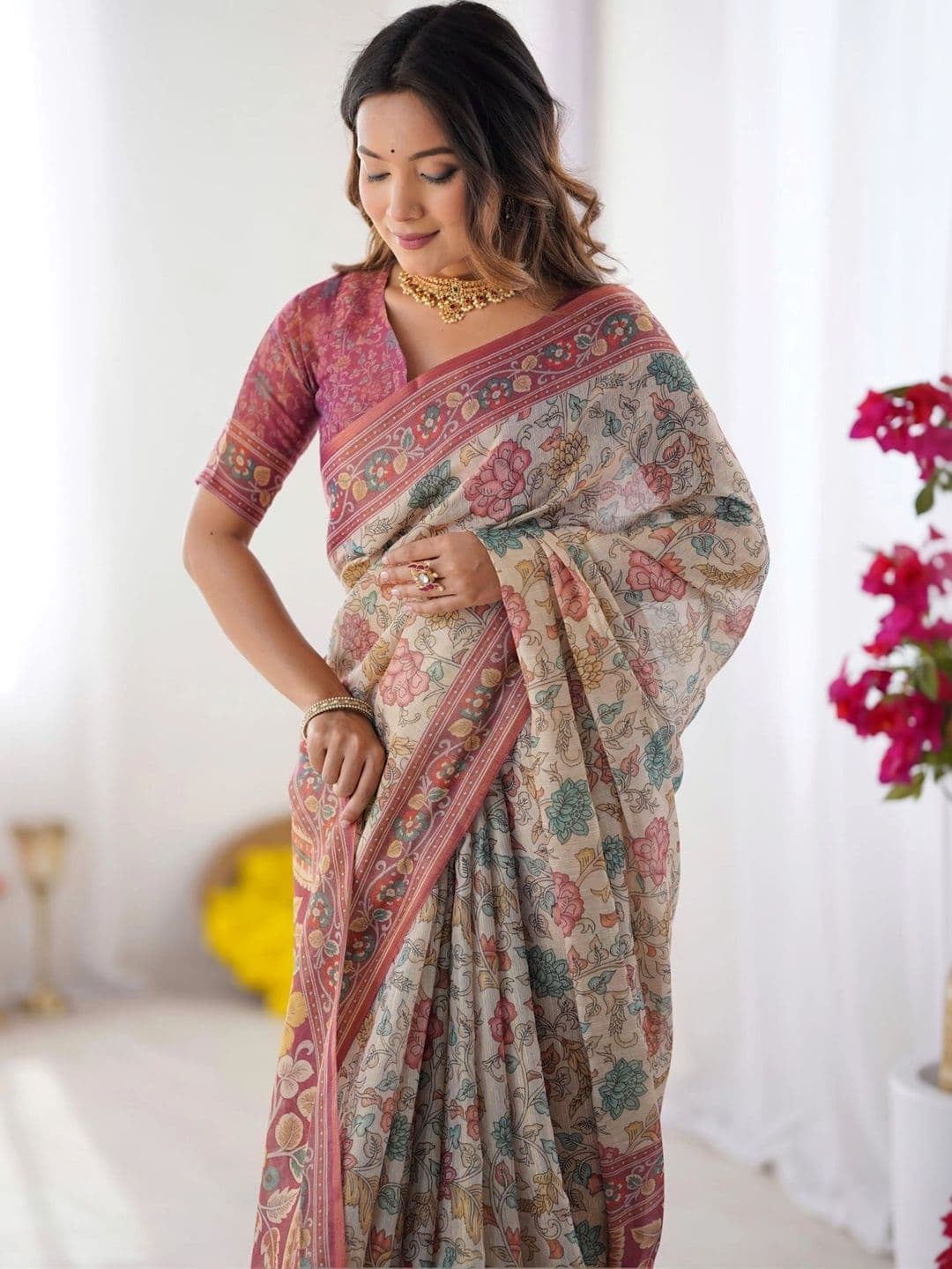 HOUSE OF PRANSHI Floral Linen Blend Jamdani Saree - view 1