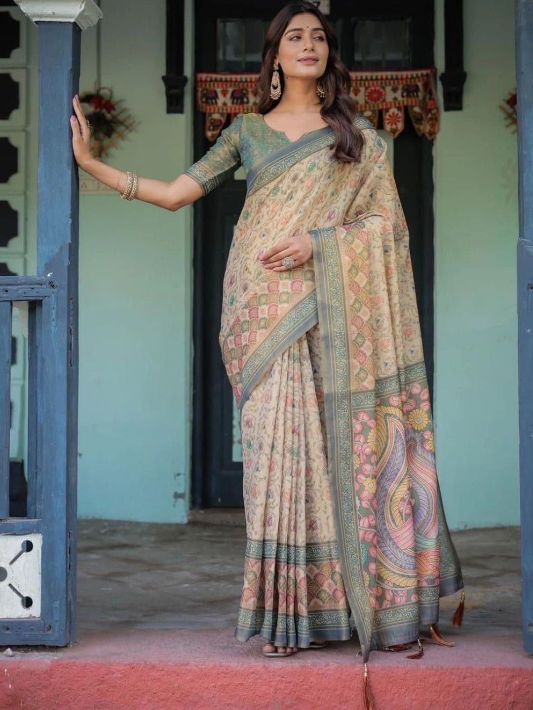 HOUSE OF PRANSHI Floral Linen Blend Jamdani Saree - view 1