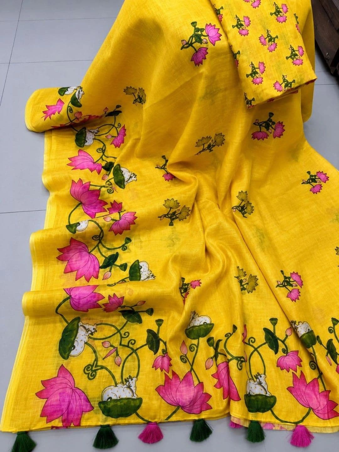VIJAYA VALLABH Floral Pure Cotton Banarasi Saree - view 1