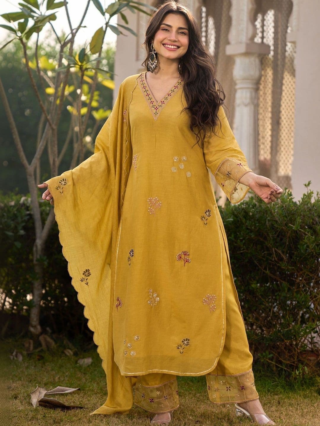 Sangria Women Floral Embroidered Regular Thread Work Kurta with Palazzos & With Dupatta - view 1