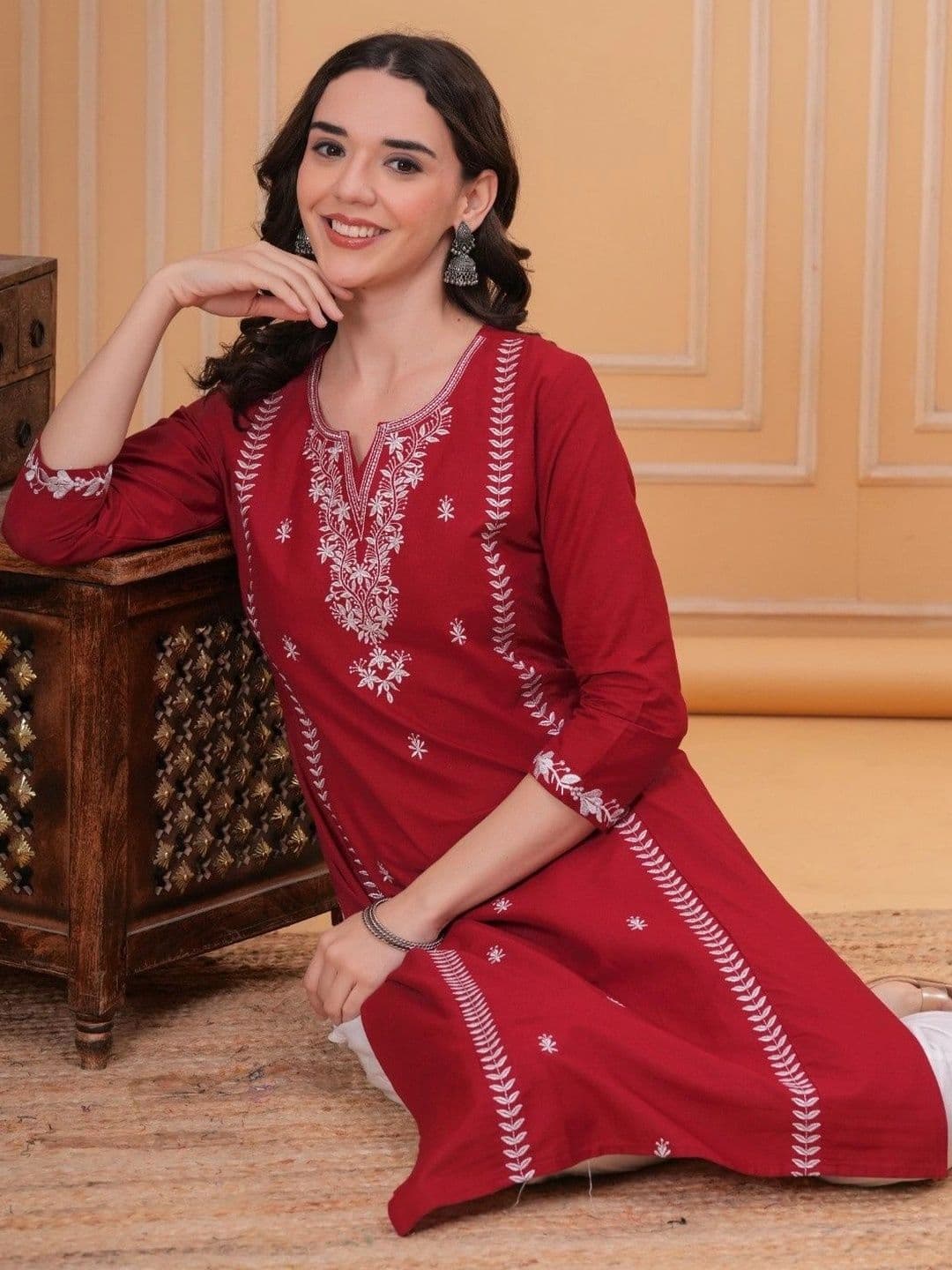 KKOUTFITS Women Thread Work Kurta - view 1