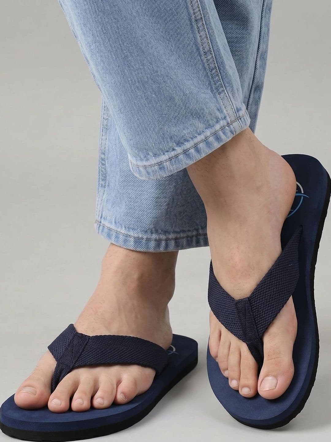 Vahmah Men Printed Thong Flip-Flops - view 1