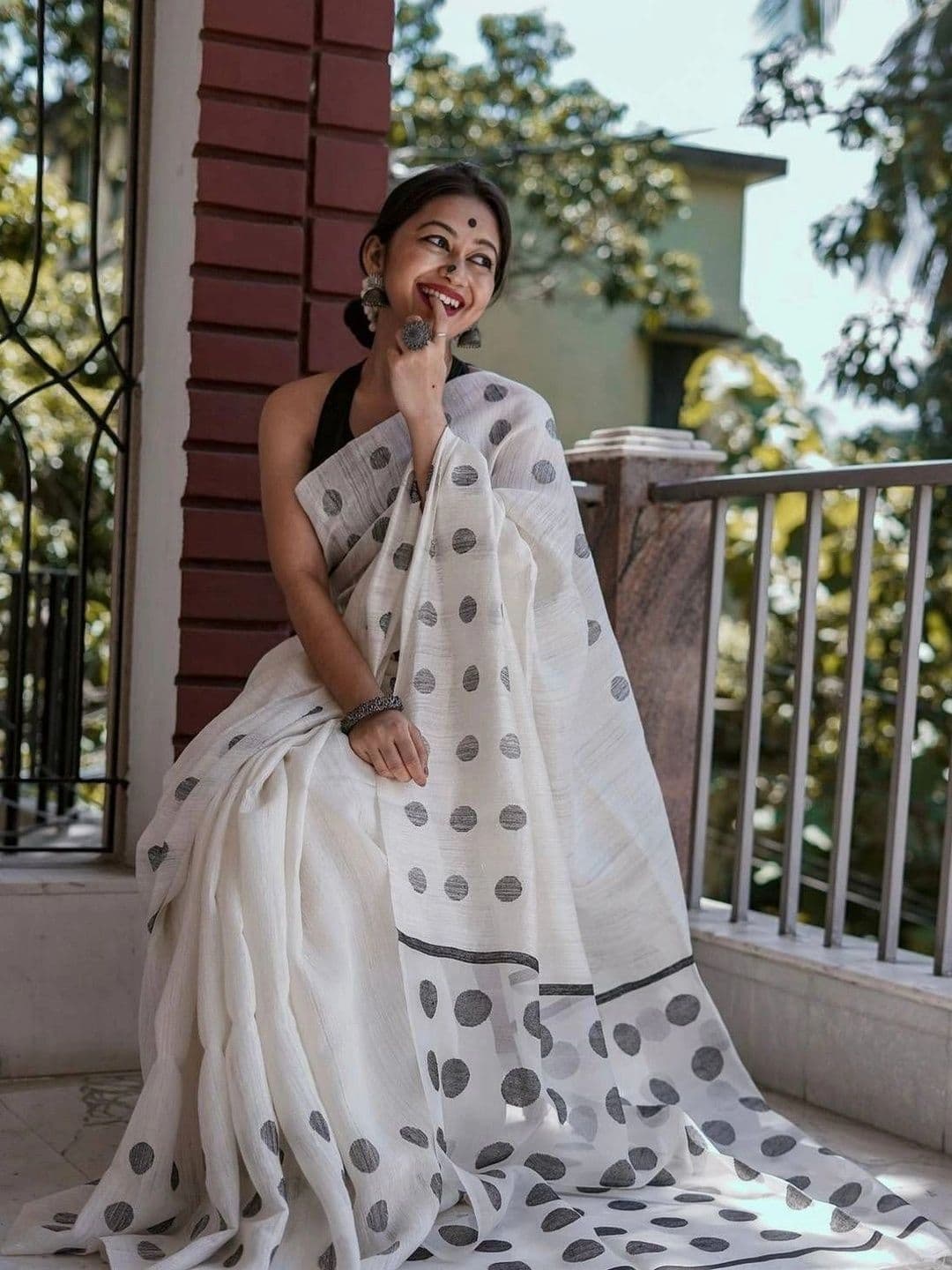 alkaa fashion Pure Linen Fusion Saree - view 1