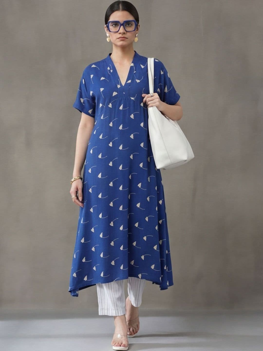 Navibhu Tailored Women Floral Printed A-Line Kurta - view 1