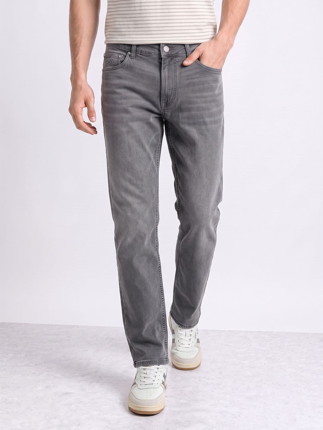 Aeropostale Men Straight Fit Heavy Fade Stretchable Jeans - view 1