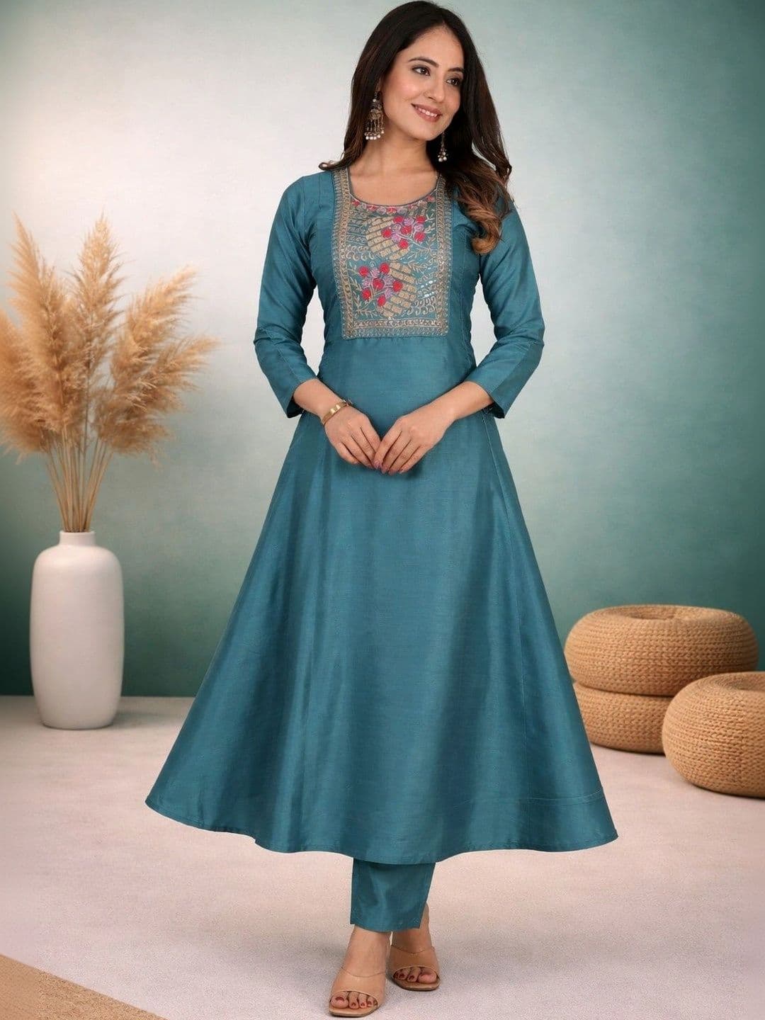 Sangria Women Floral Embroidered kurta set - view 1