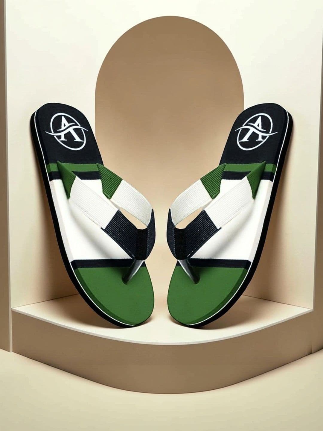 Vahmah Men Colourblocked Thong Flip-Flops - view 1