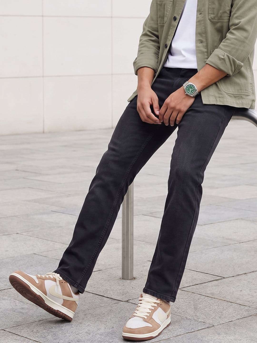 Roadster Men Slim Fit Mid-Rise Light Fade Stretchable Jeans - view 1