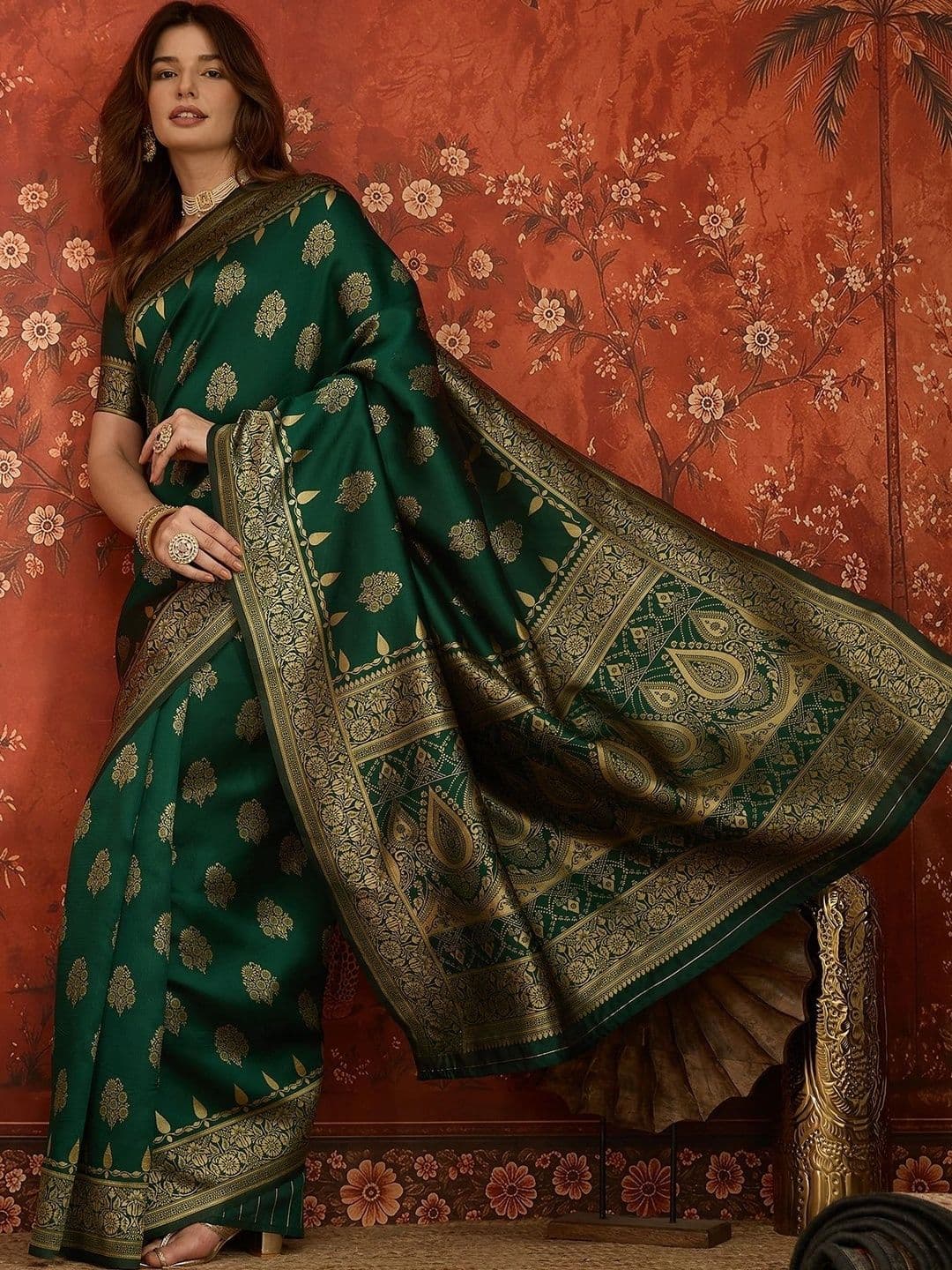 SZN Woven Design Zari Art Silk Banarasi Saree - view 1