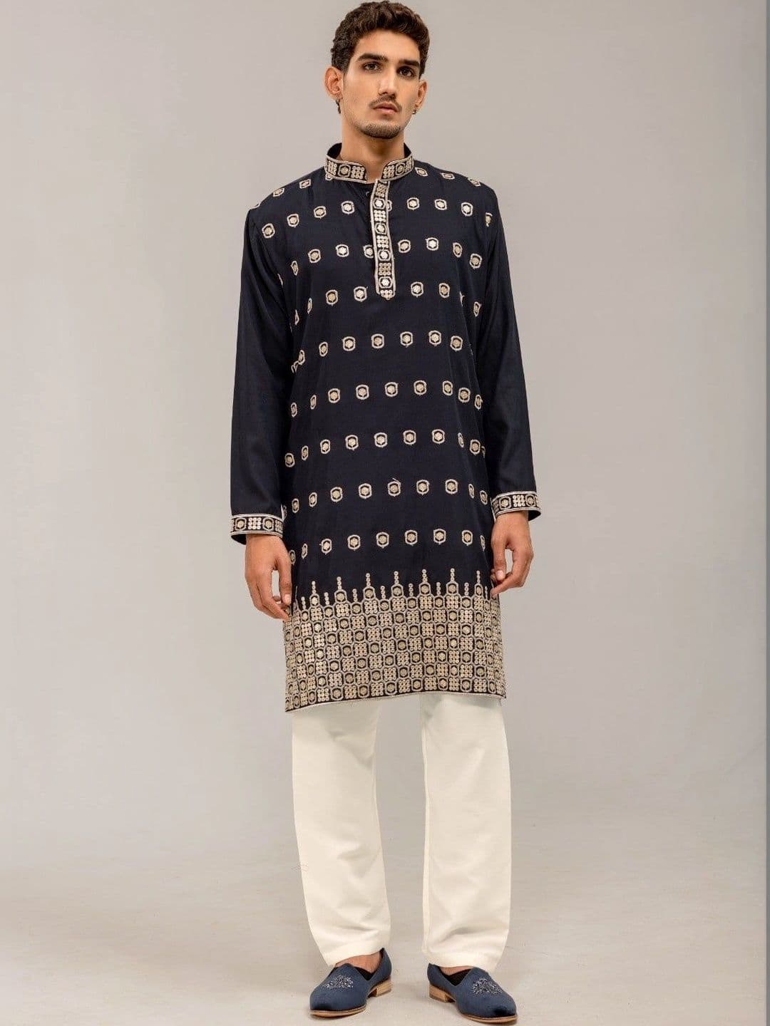 ADHIRAJAN Men Embellished Kurta - view 1