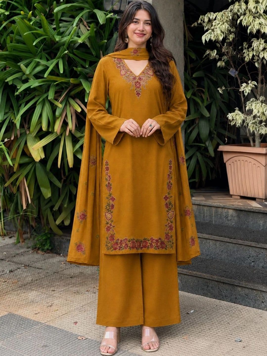 Aaghnya Women Floral Embroidered Regular Thread Work Kurta with Palazzos & With Dupatta - view 1