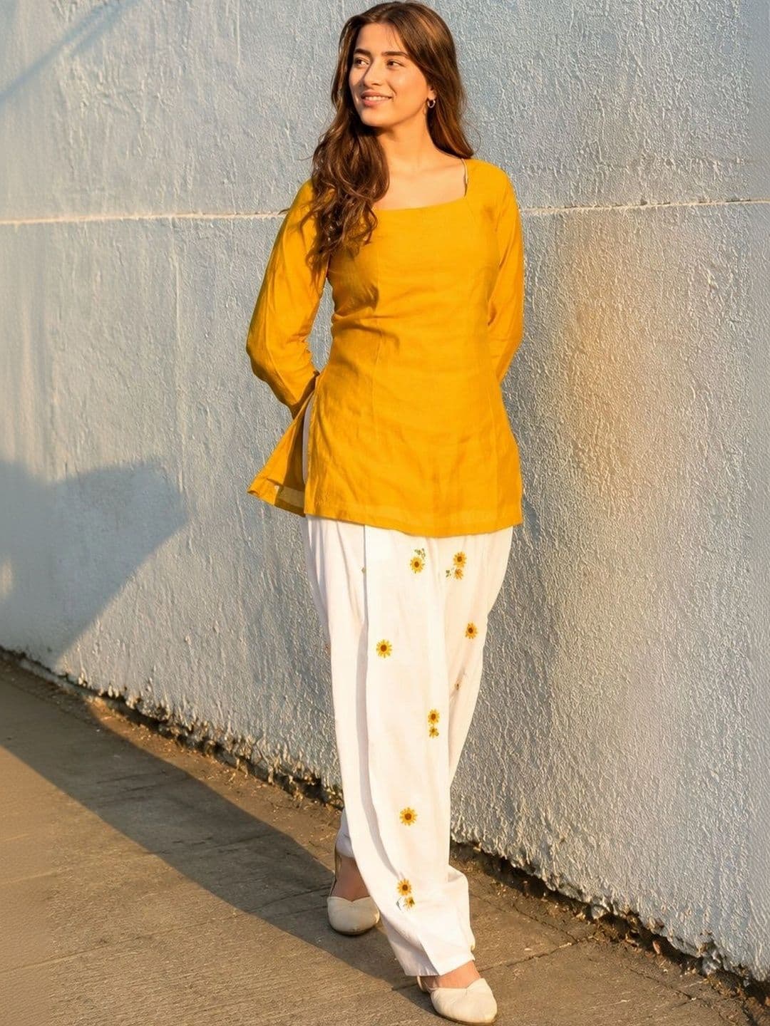 Sangria Women Floral Regular Pure Cotton Kurti with Patiala - view 1
