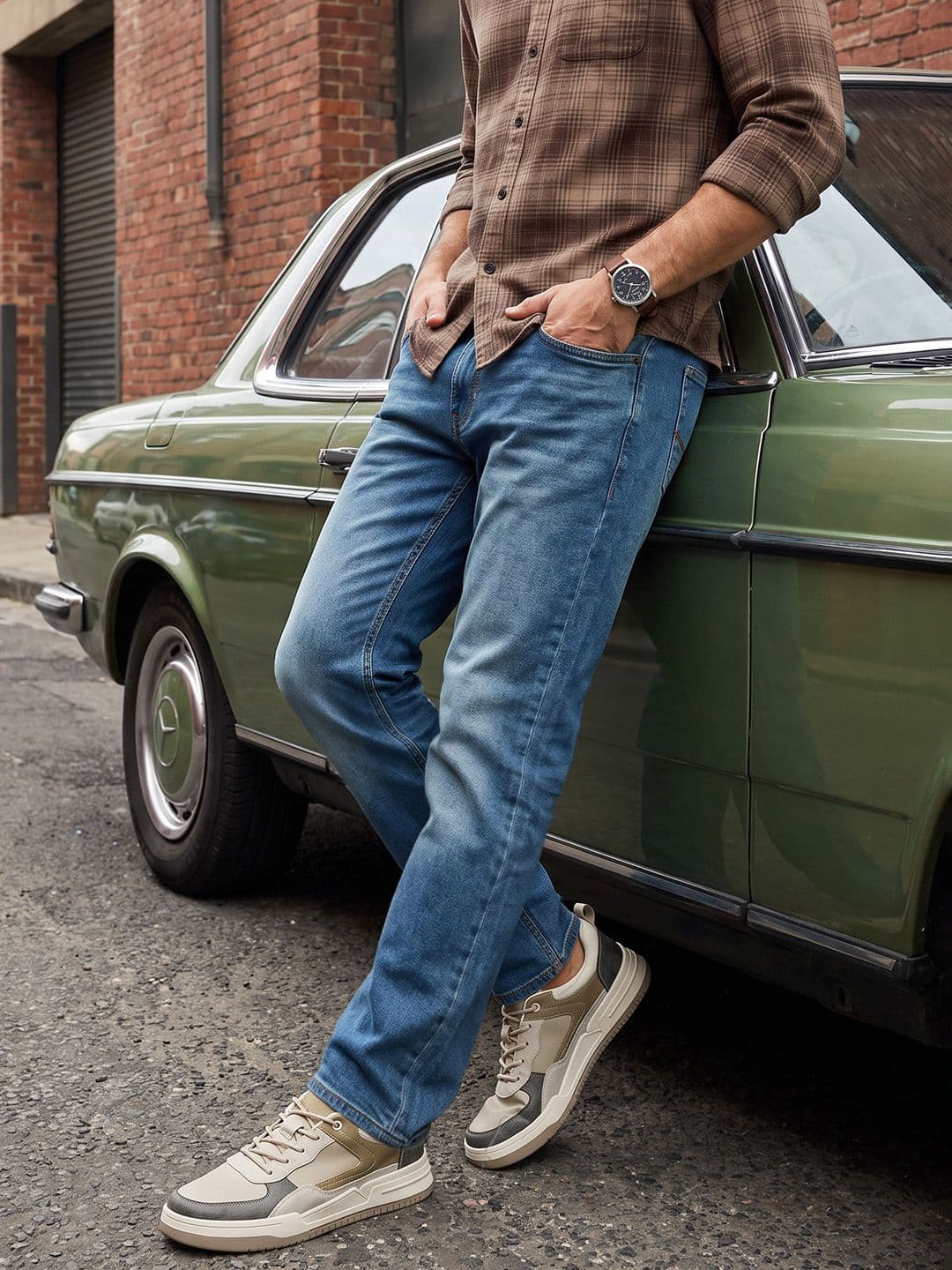 The Roadster Life Co. Men Relaxed Fit Heavy Fade Stretchable Jeans - view 1