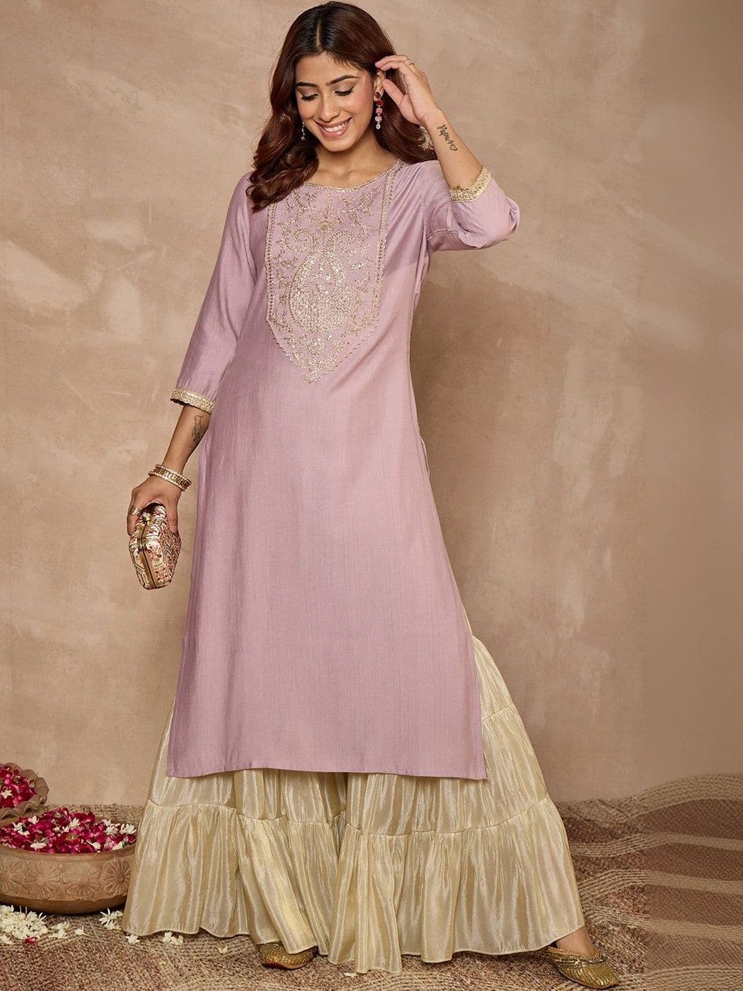 Janasya Women Embroidered Kurta - view 1