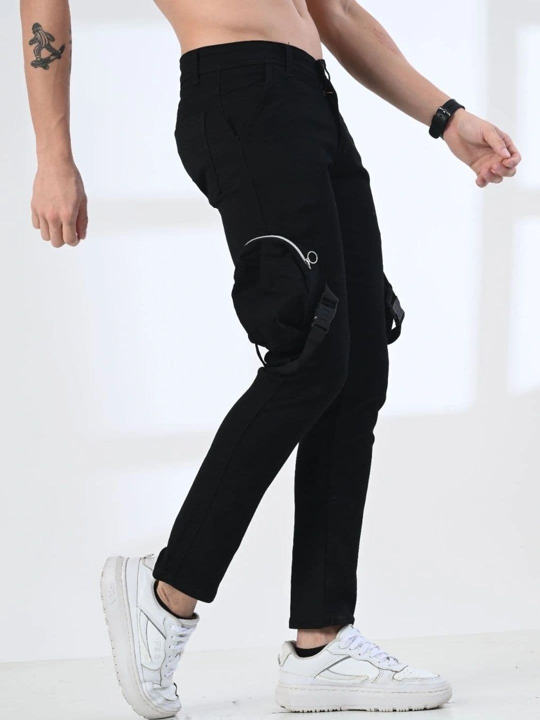 styhub Men Slim Fit Mid-Rise Light Fade Stretchable Jeans - view 1