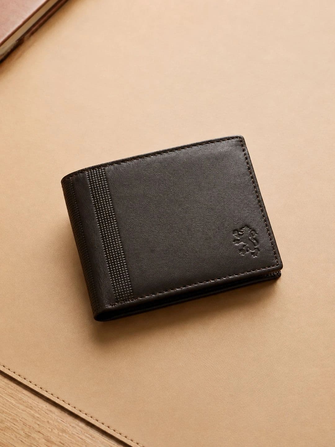 Red Tape Men RFID Leather Two Fold Wallet - view 1
