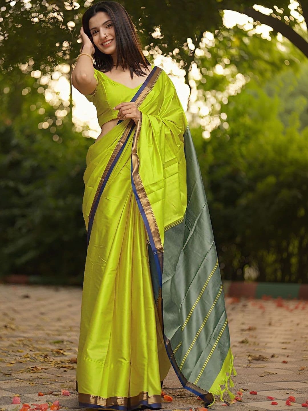UMANTA Woven Design Zari Designer Gadwal Saree - view 1
