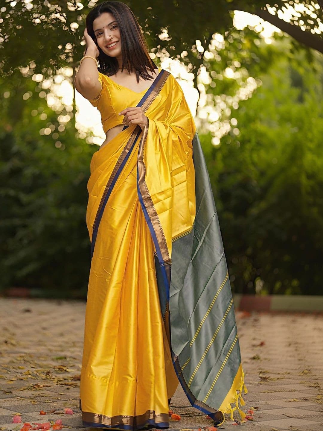 UMANTA Woven Design Zari Designer Gadwal Saree - view 1