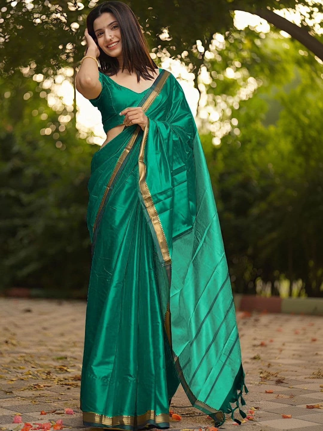 UMANTA Woven Design Zari Designer Gadwal Saree - view 1
