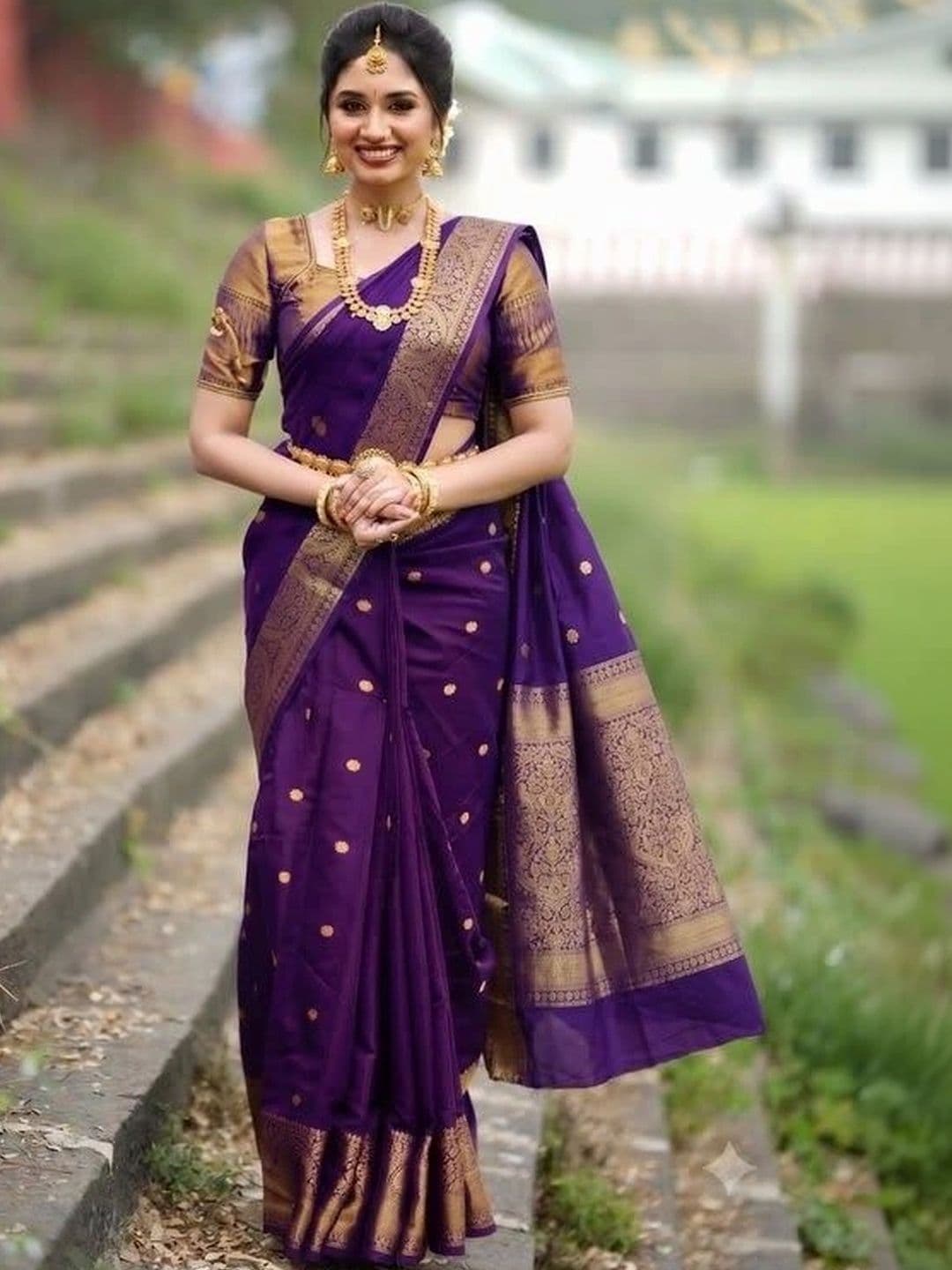 Shivkrupa Fashion Ethnic Motifs Zari Silk Blend Banarasi Saree - view 1