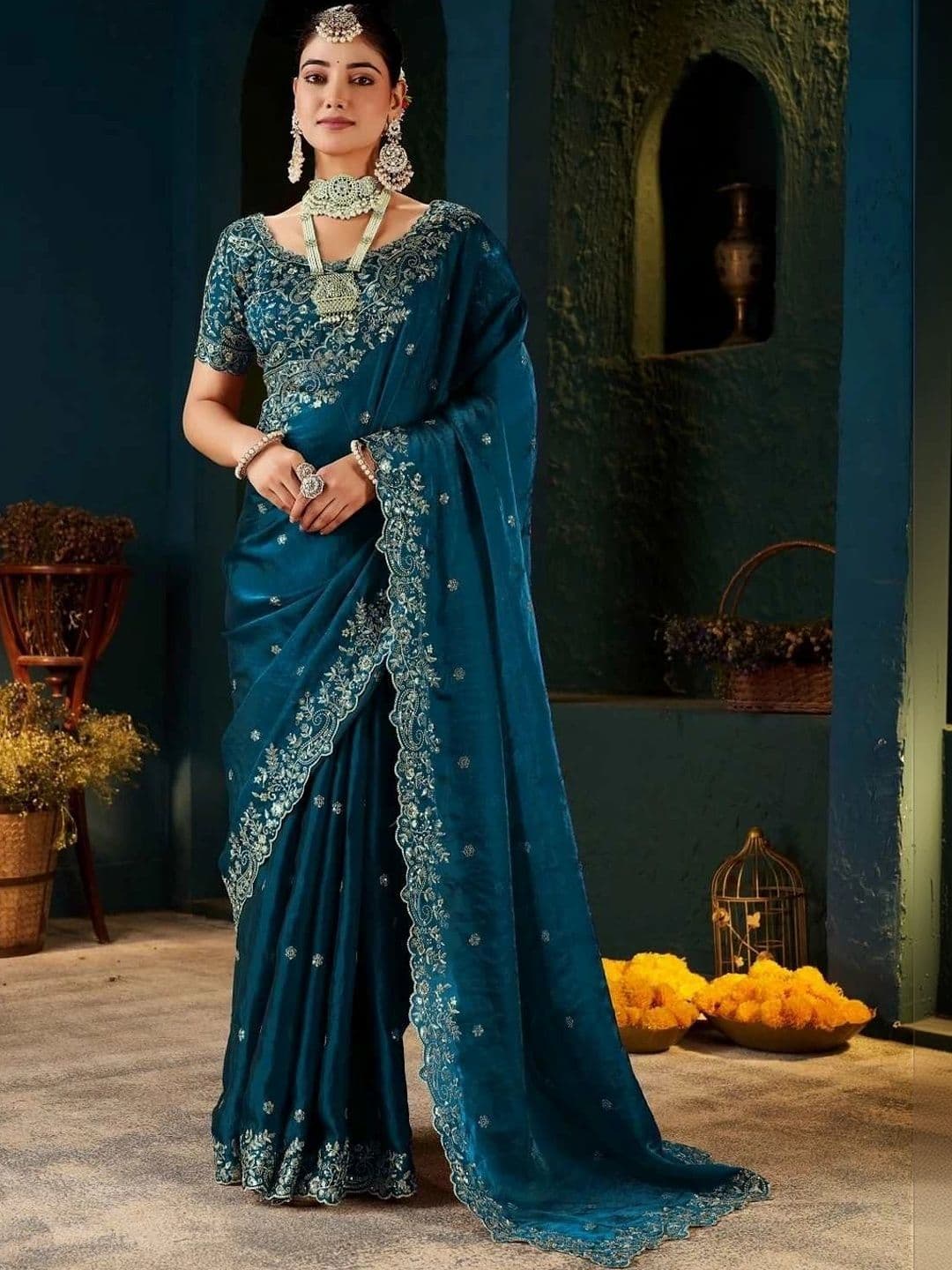 Shivkrupa Fashion Woven Design Zari Silk Blend Banarasi Saree - view 1
