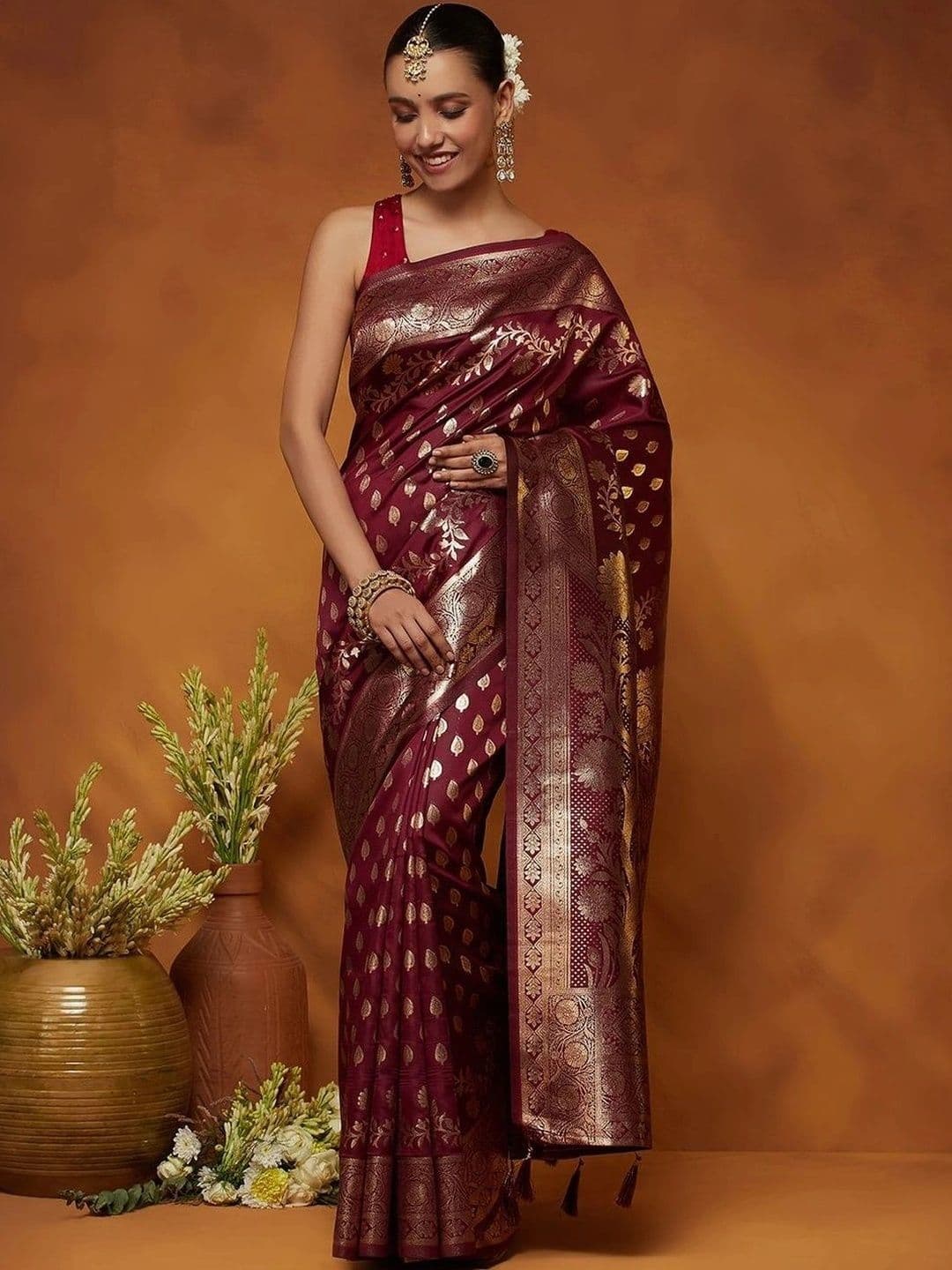 Garden Vareli Woven Design Zari Art Silk Banarasi Saree - view 1