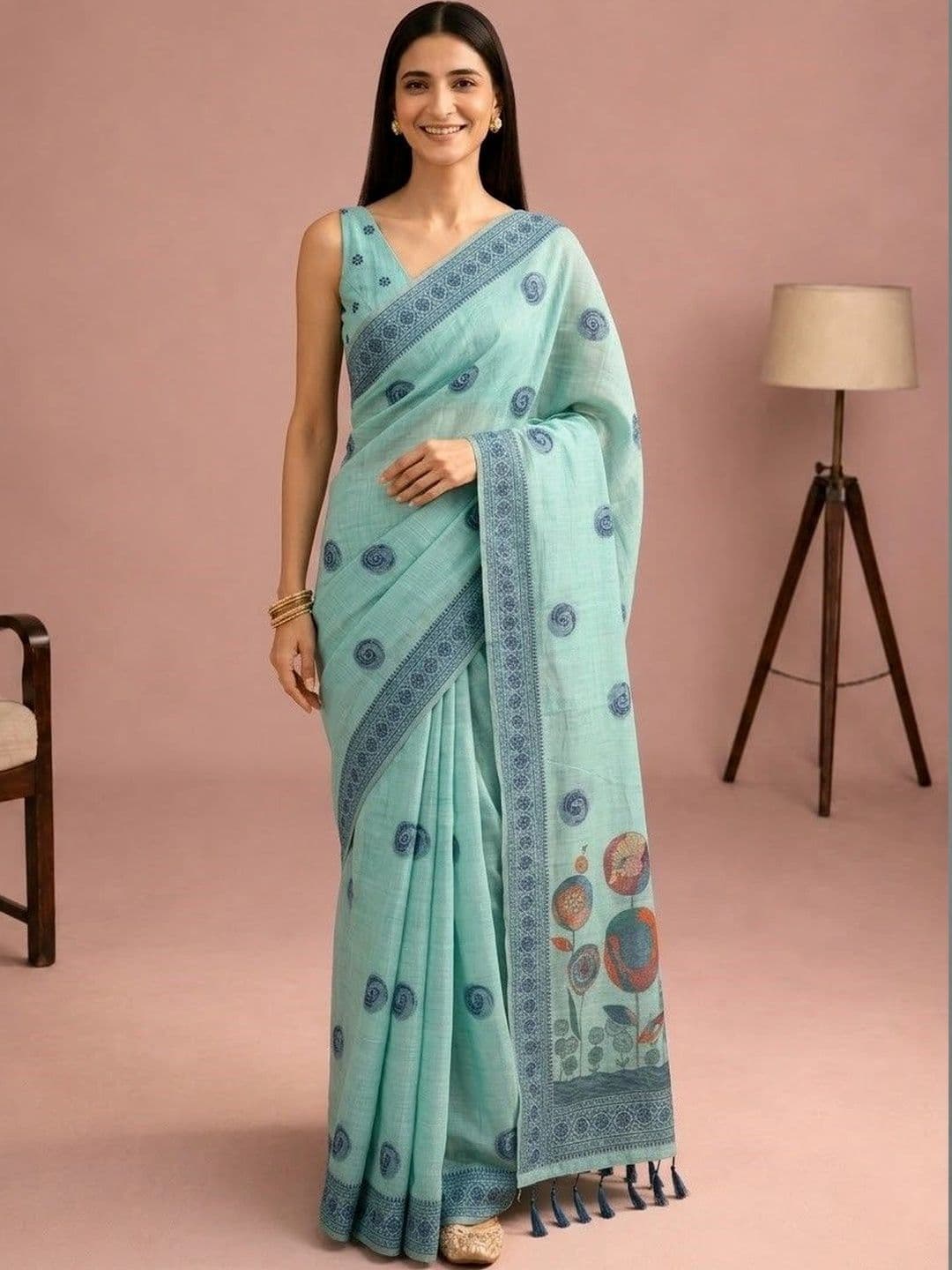 AANVI Floral Handloom Saree - view 1
