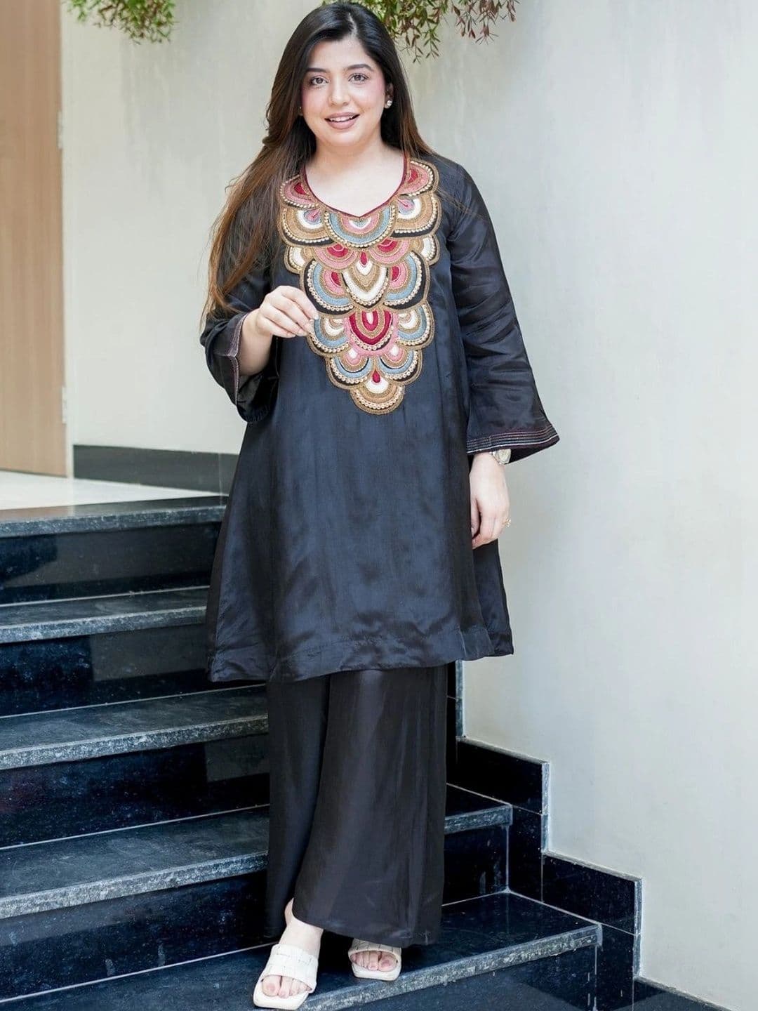 Moda Rapido Women Ethnic Motifs Embroidered Regular Thread Work Kurta with Palazzos - view 1