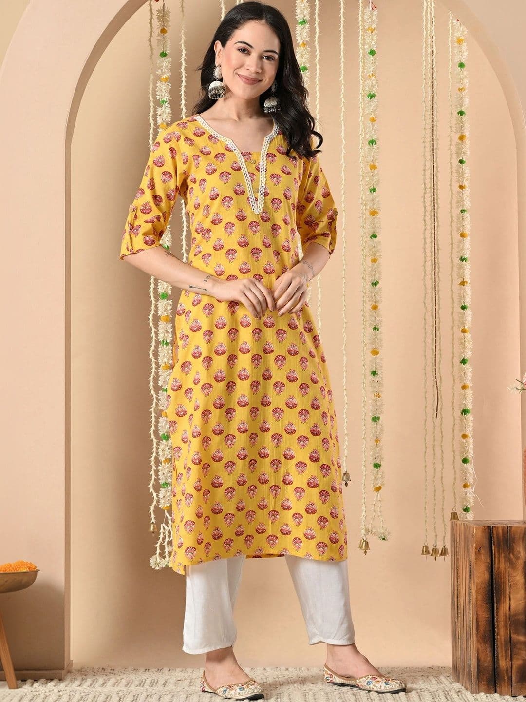 Sangria Women Ethnic Motifs Printed Thread Work Kurta - view 1