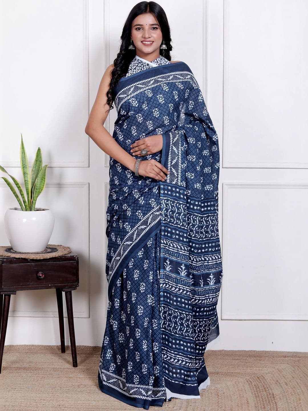 HERE&NOW Ethnic Motifs Pure Cotton Handloom Ikat Saree - view 1