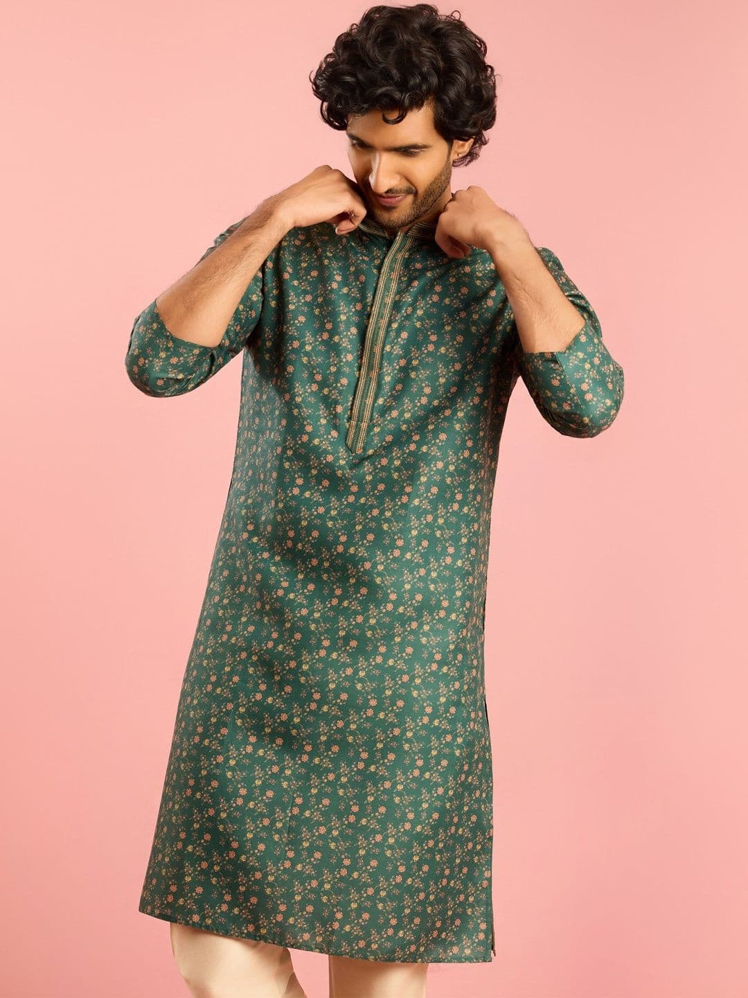 VASTRAMAY Men Printed Flared Sleeves Sequinned Kurta - view 1