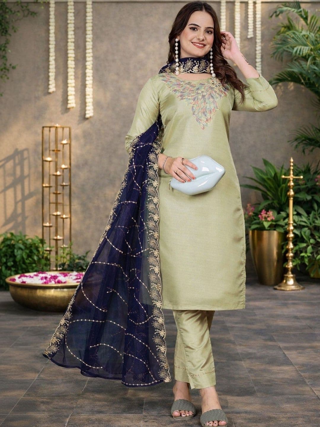 Klotden Women Ethnic Motifs Embroidered Regular Thread Work Kurta with Trousers & With Dupatta - view 1