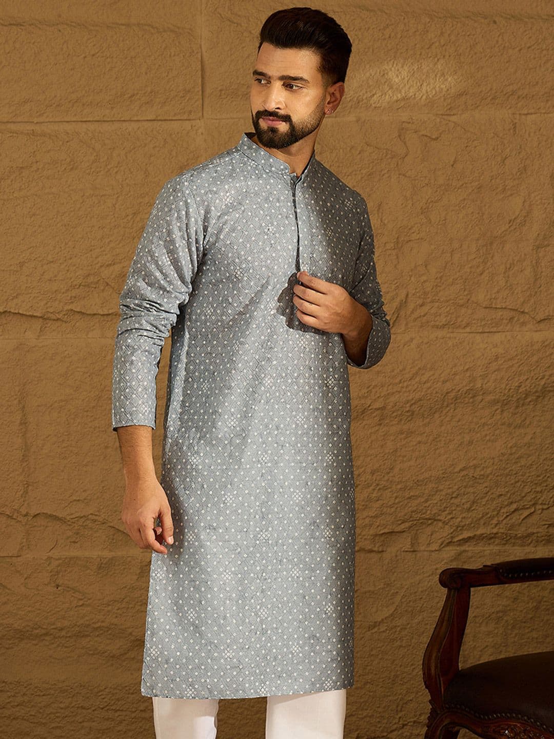 Ethnic Bay Men Bandhani Embroidered Kurta - view 1