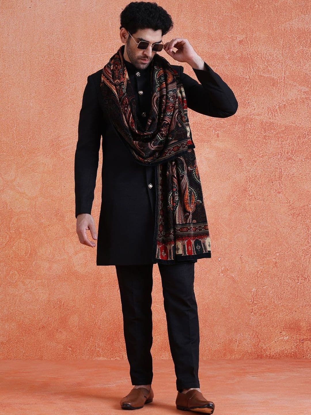 KISAH Mandarin Collar Knee Length Sherwani With Dupatta