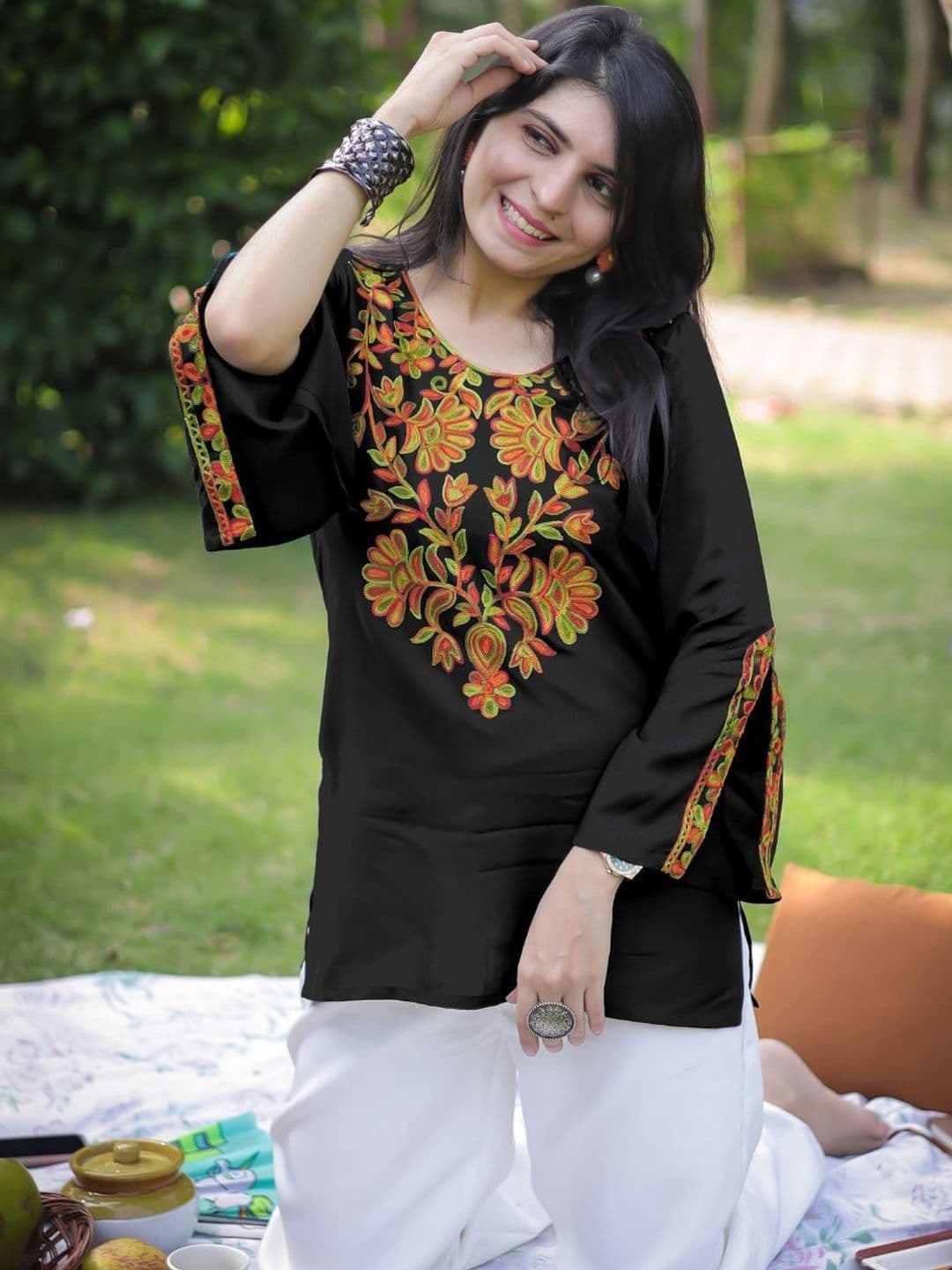 Youthnic Floral Embroidered V-Neck Flared Sleeves Thread Work Thread Work Kurti - view 1