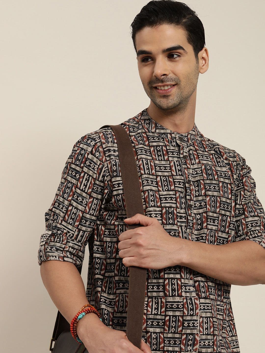 Taavi Men Beige & Blue Kalamkari Printed Cotton Kurta - view 1