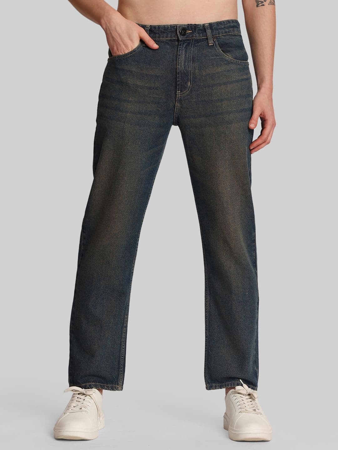 Bene Kleed Men Relaxed Fit Mid-Rise Light Fade Jeans