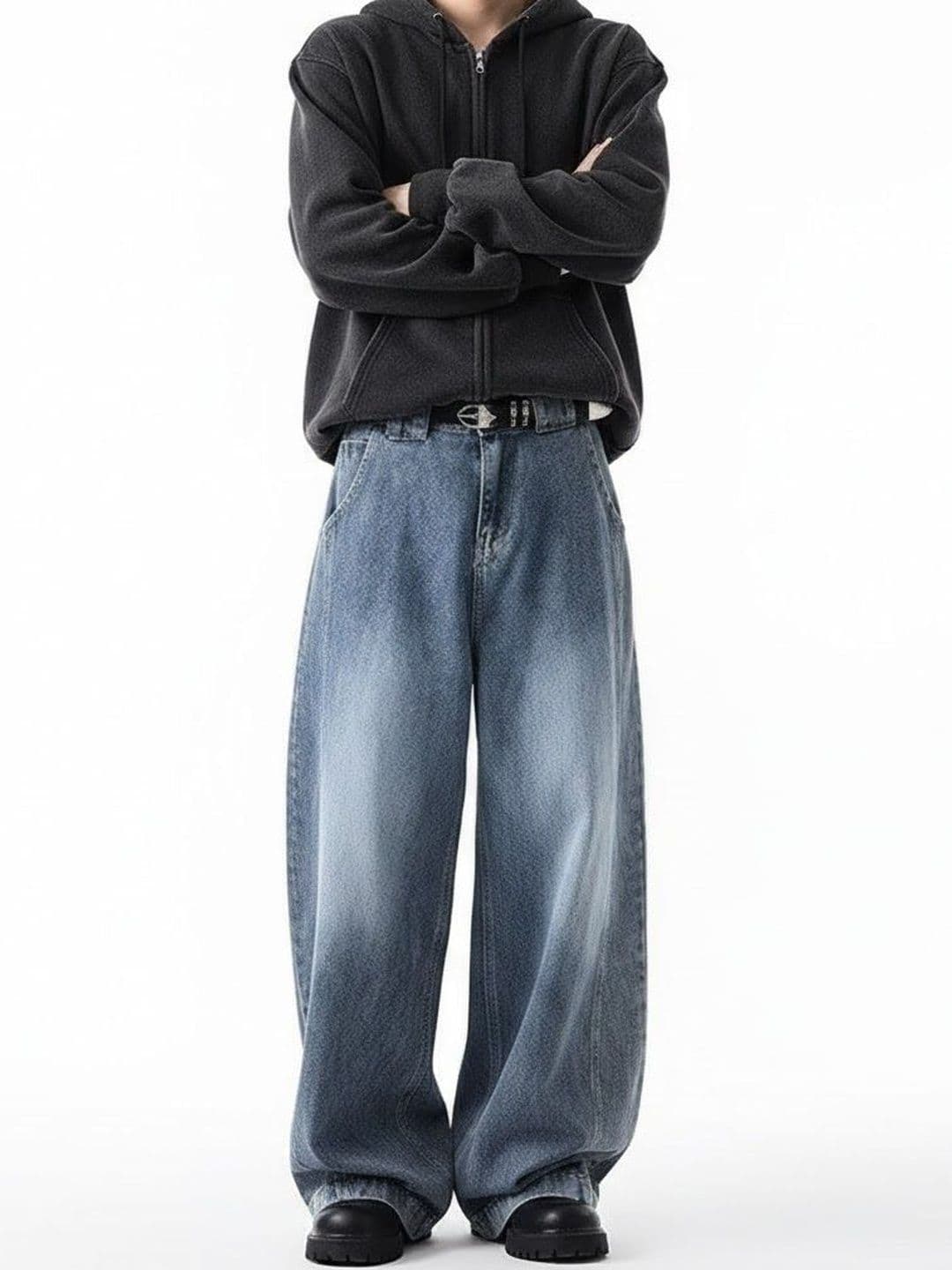 Suo Men Wide Leg Mid-Rise Light Fade Jeans - view 1