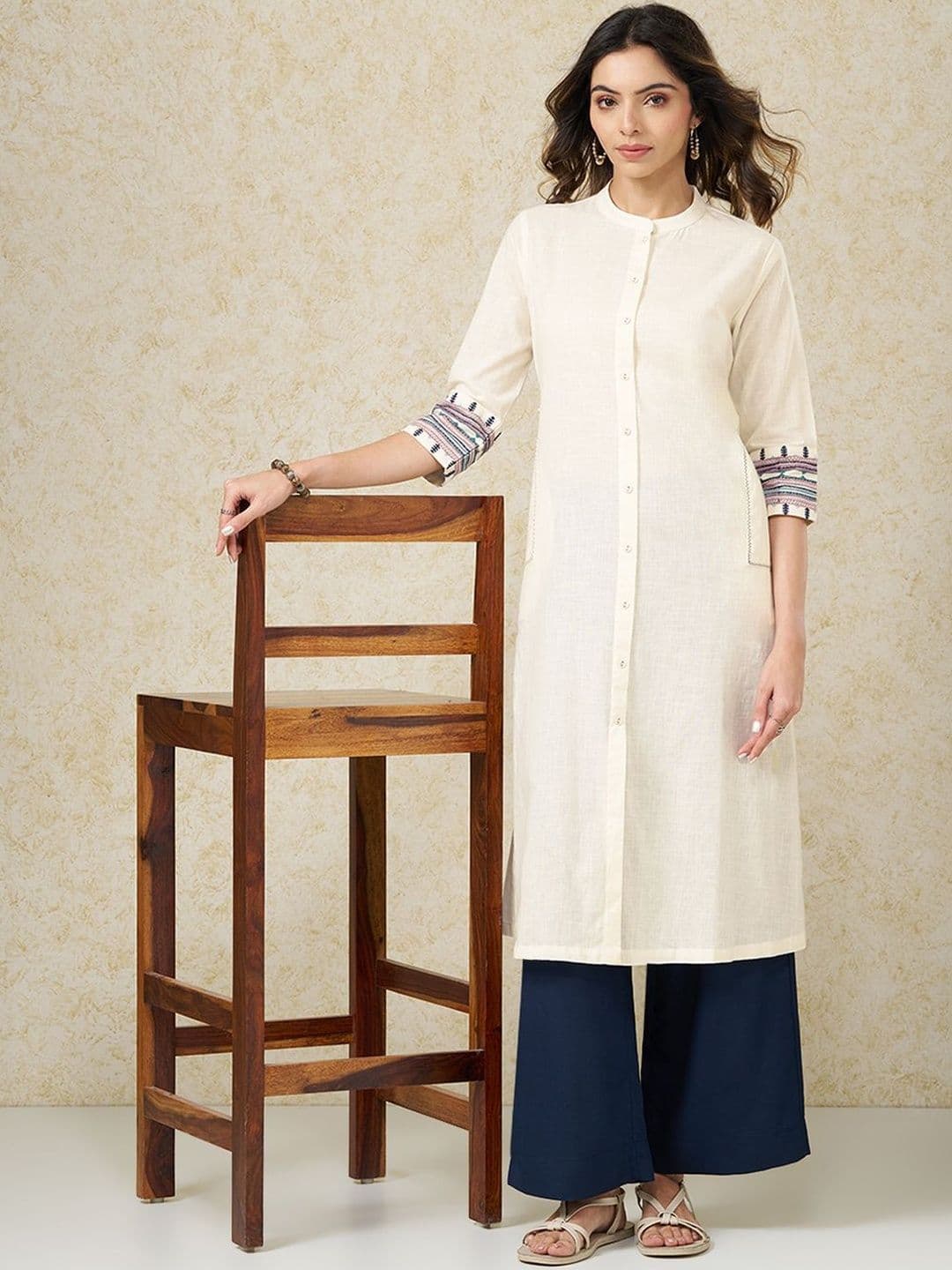 RANGMANCH BY PANTALOONS Women Thread Work Kurta - view 1