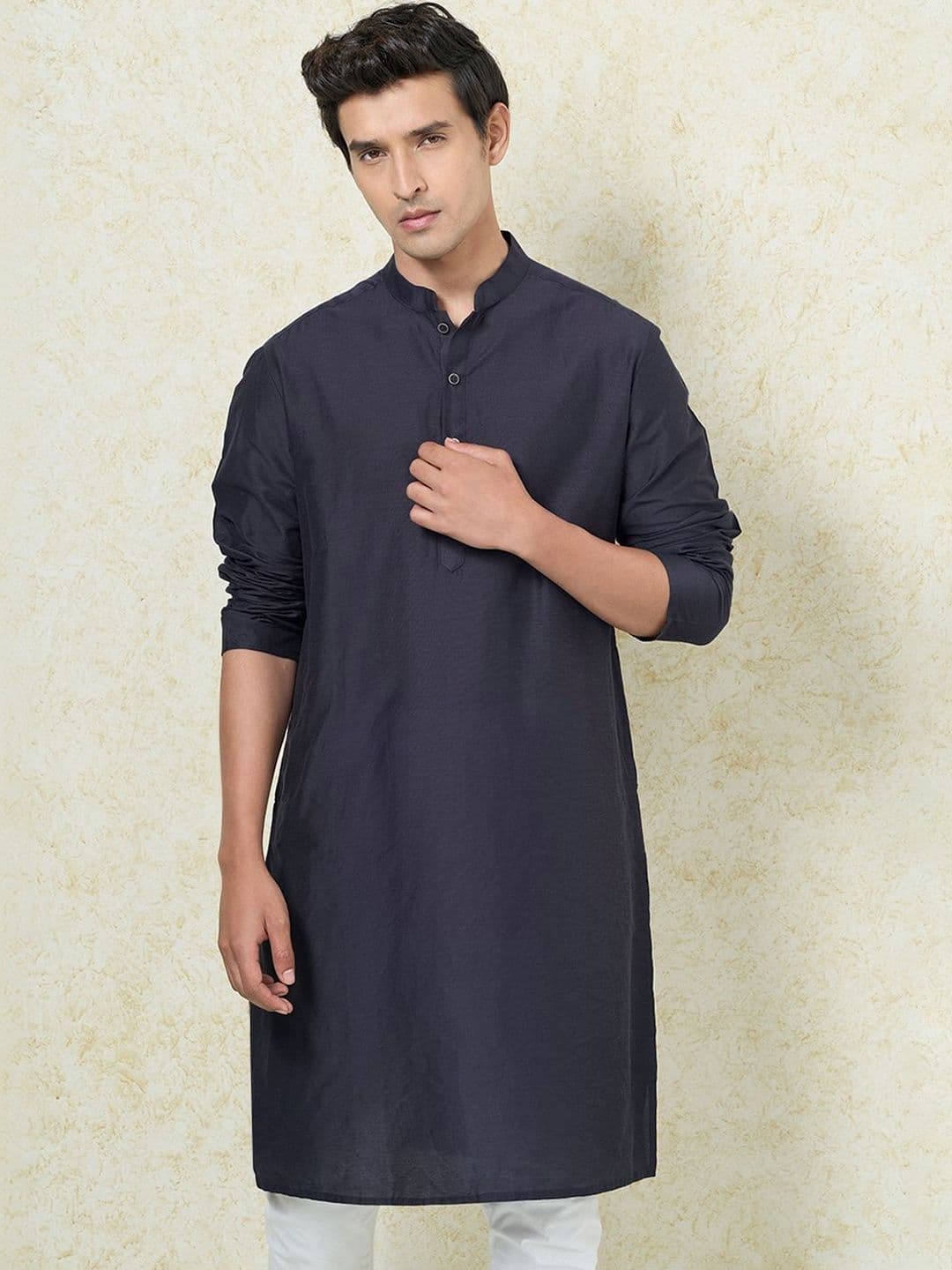 indus route by Pantaloons Men Thread Work Kurta - view 1
