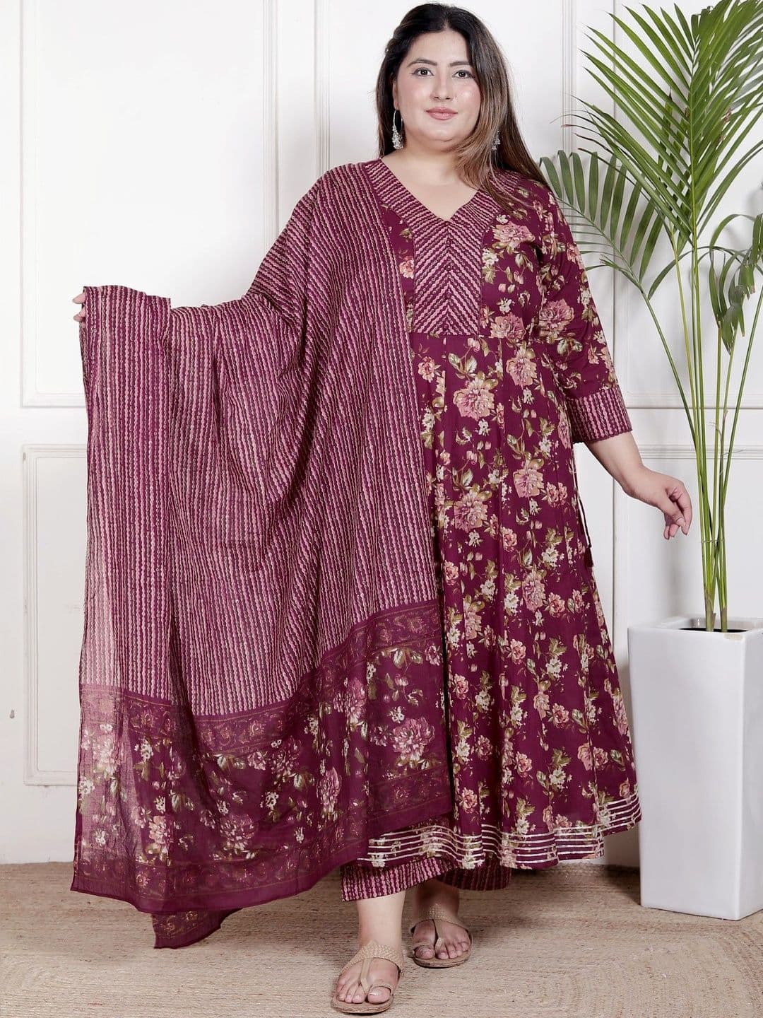 Sztori Women Floral Printed Regular Gotta Patti Pure Cotton Kurta with Trousers & With Dupatta - view 1