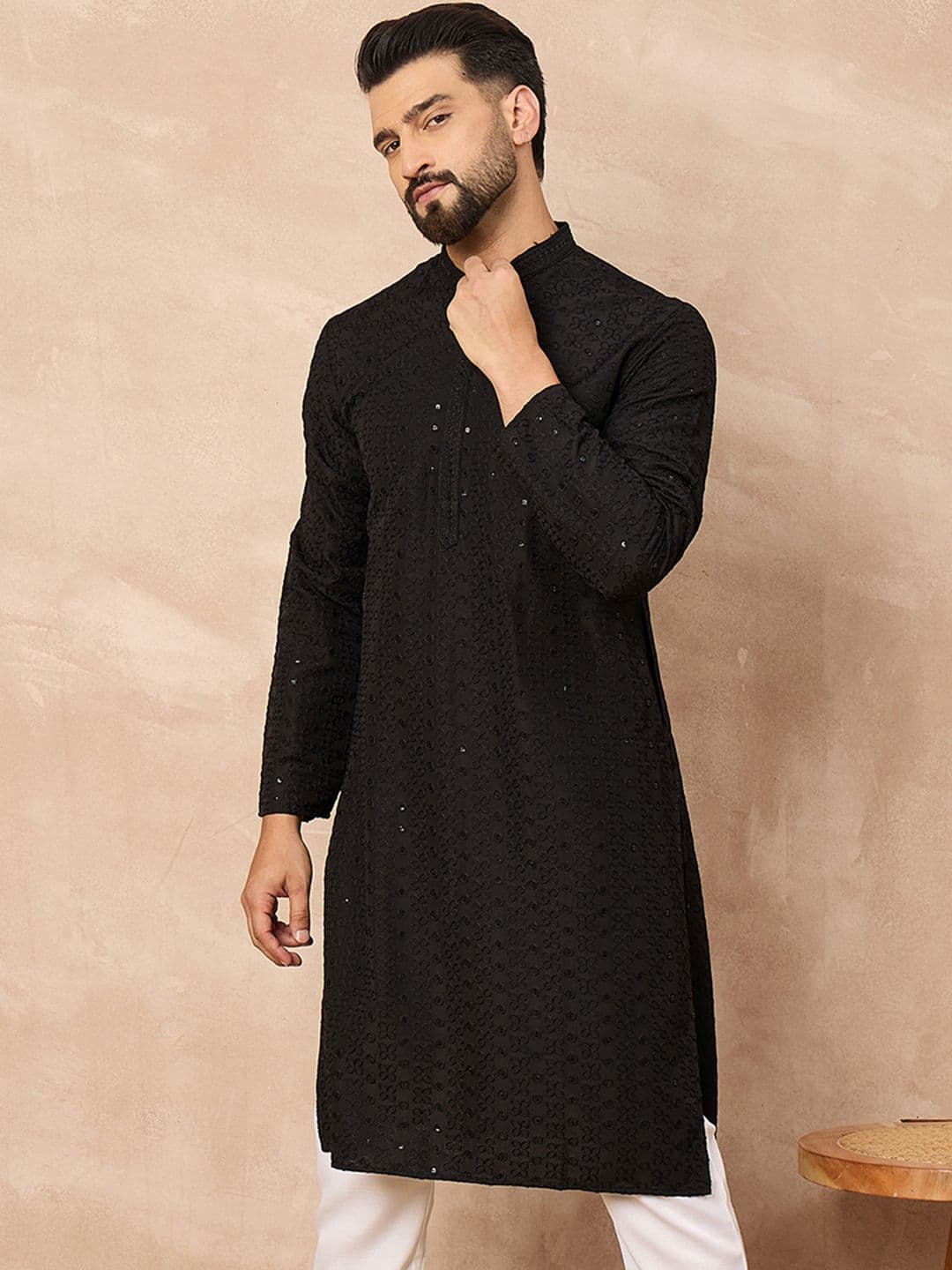 House of Pataudi Floral Embroidered Mandarin Collar Sequinned Straight Kurta - view 1
