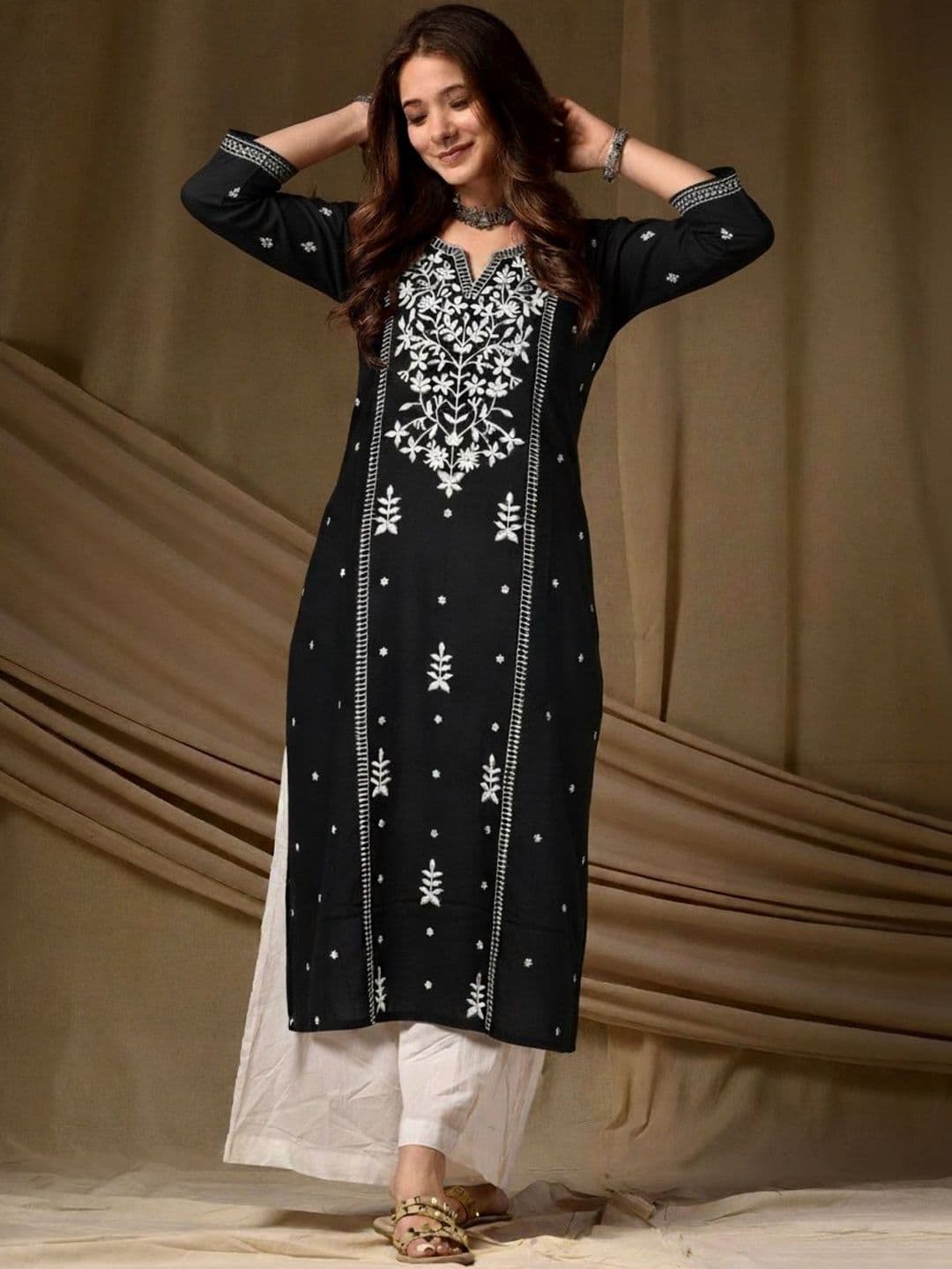 Anushansa Women Ethnic Motifs Embroidered Kurta - view 1