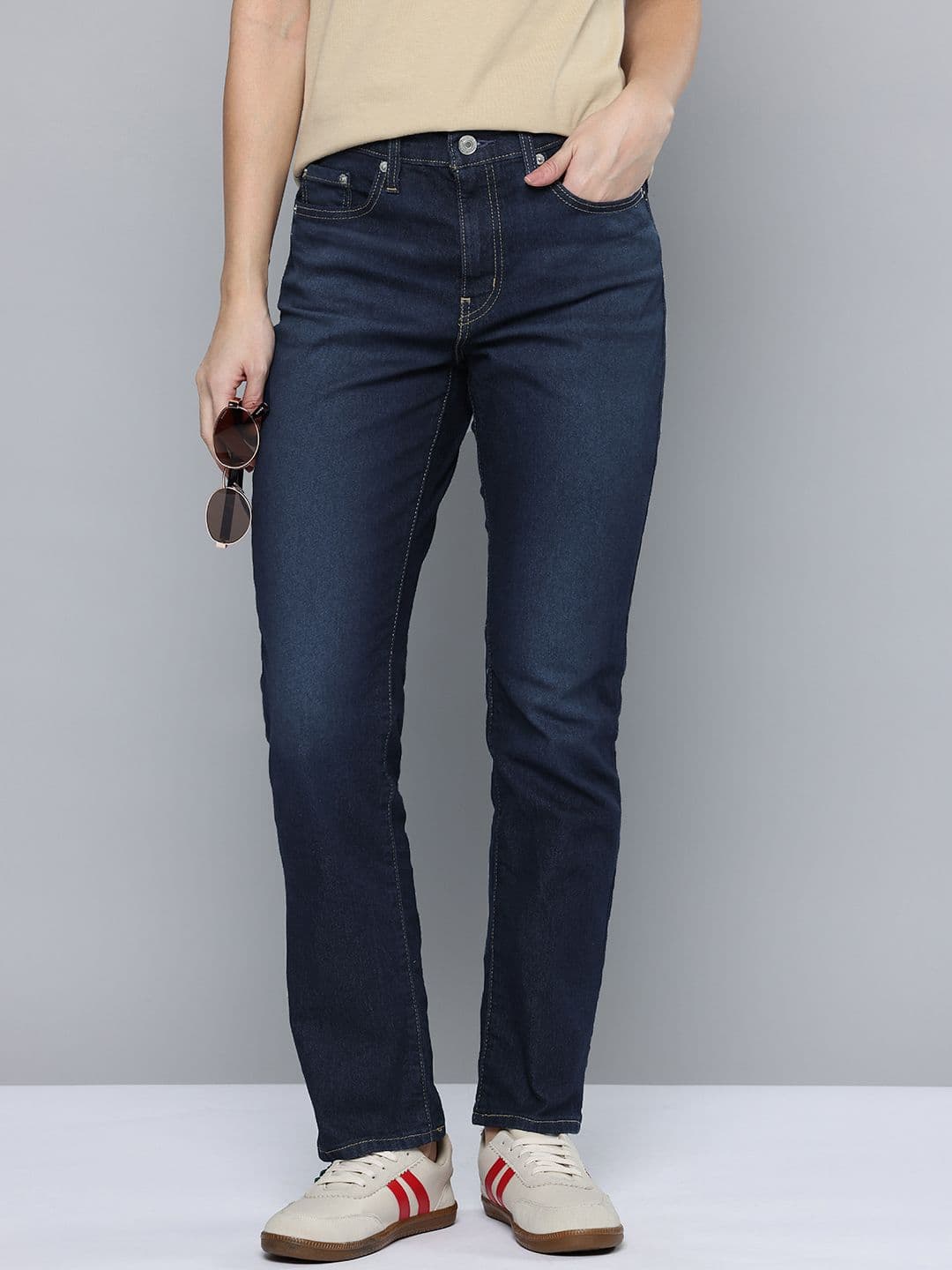 Levis Women 724 Slim Straight Fit High-Rise Light Fade Stretchable Jeans - view 1