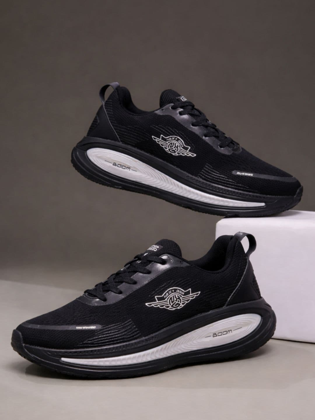 Columbus Men Mesh Running Non-Marking Shoes - view 1
