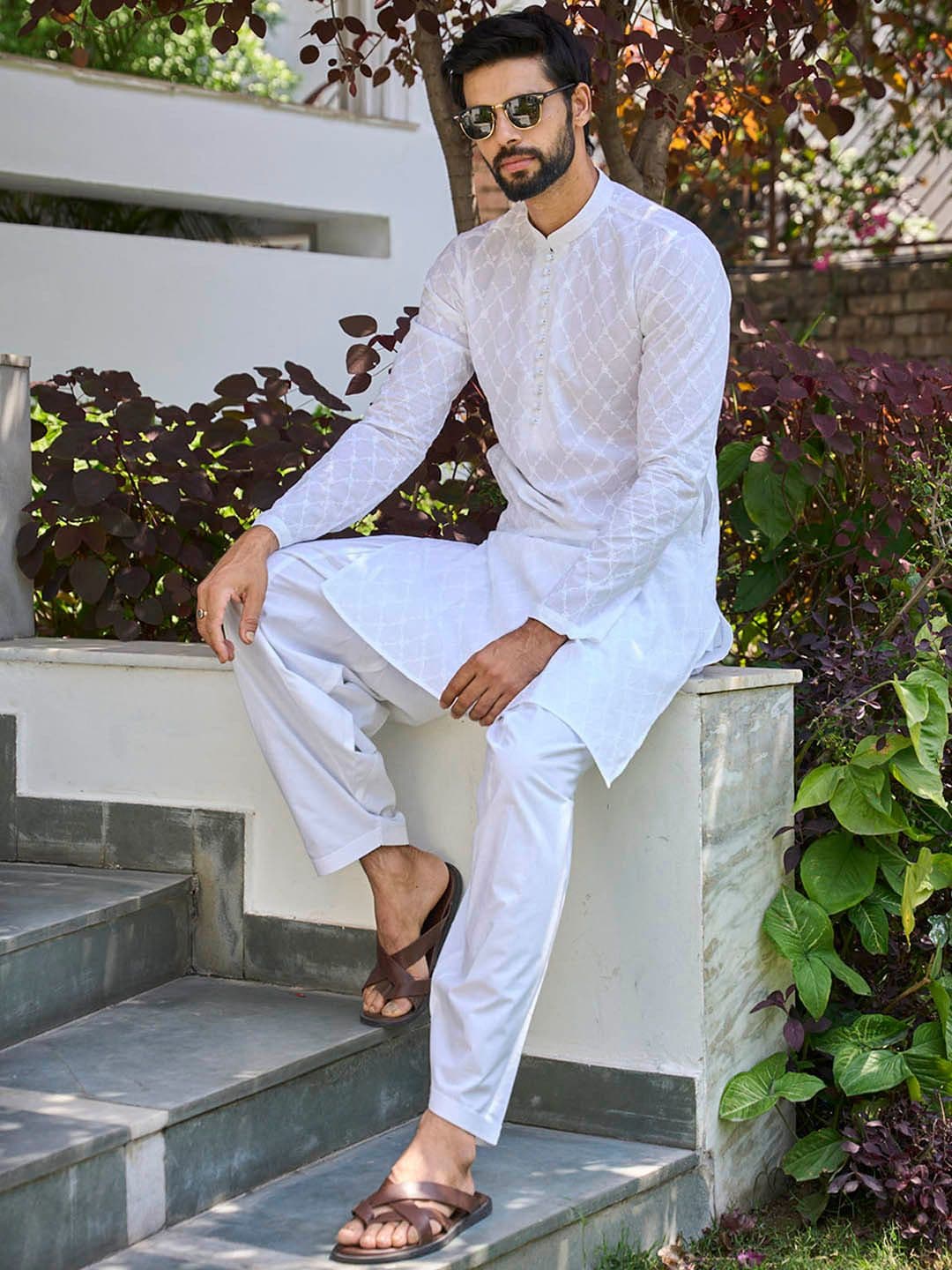 See Designs Men White Solid Chikankari Embroidered Mandarin Collar Cotton Kurta - view 1