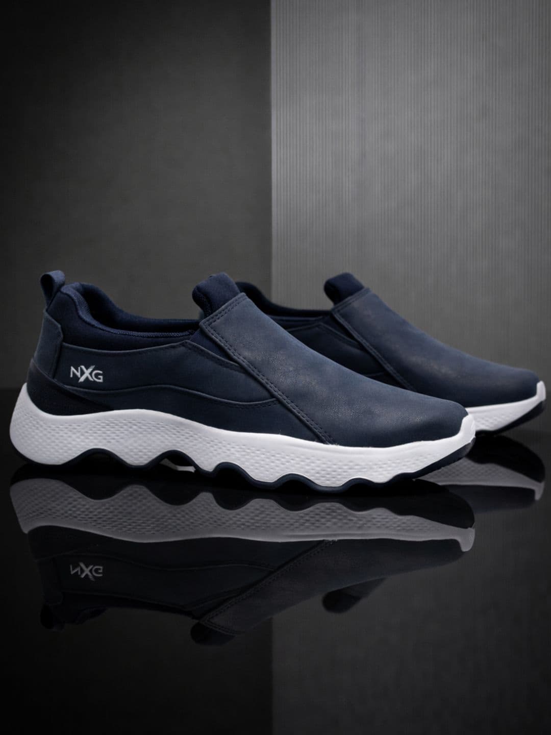 Columbus Men Mesh Running Non-Marking Shoes - view 1