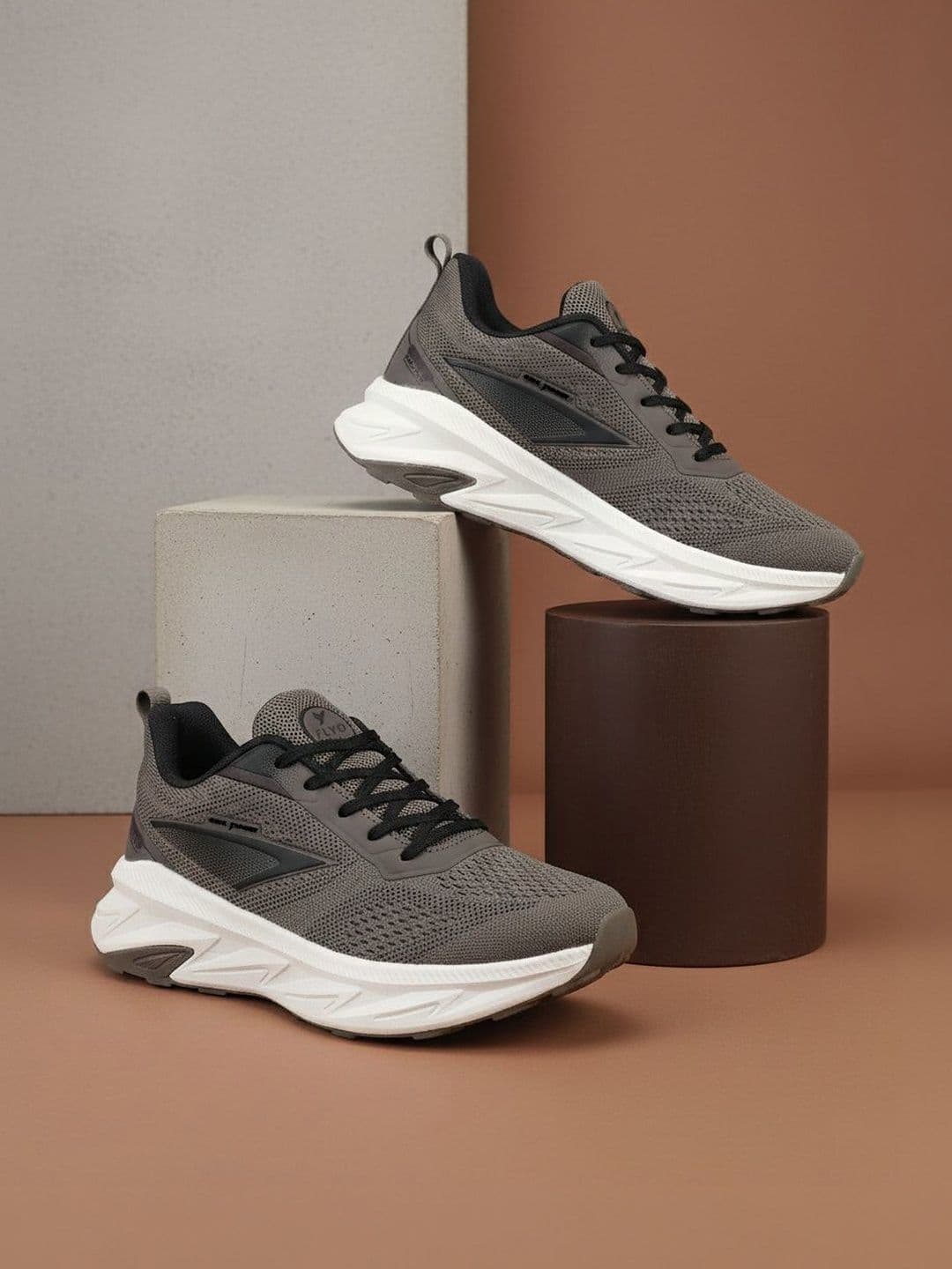 FLYO Men Mesh Running Non-Marking Shoes - view 1