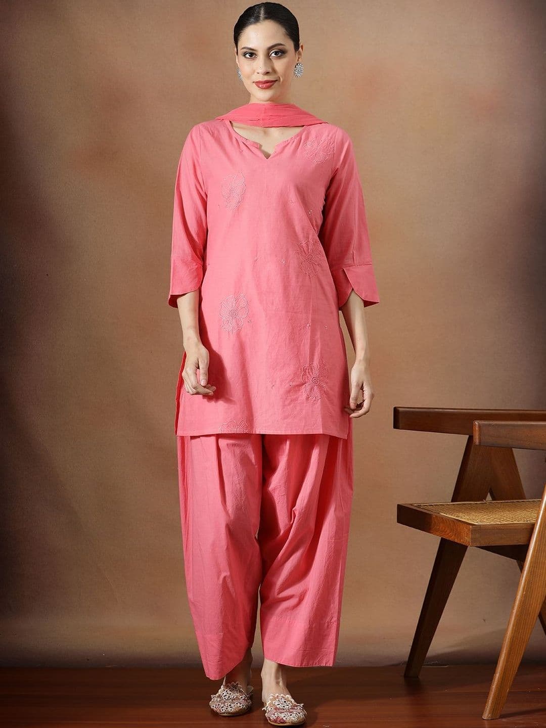 House of Pataudi Embroidered Pure Cotton Round Neck Kurta & Farshi Salwar Kurta Set - view 1