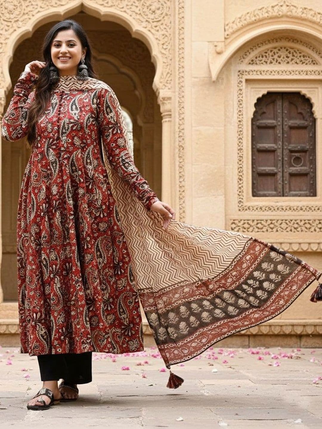 KLOSIA Women Ethnic Motifs Printed Panelled Kurta with Palazzos & With Dupatta - view 1